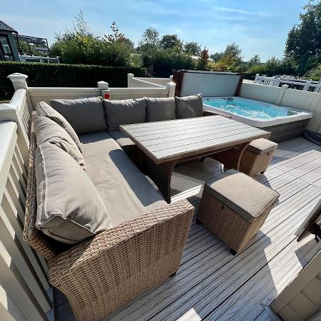 Cottontail Lodge - Hot Tub - Pet Friendly South Cerney Exteriér fotografie