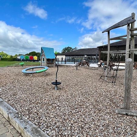 Cottontail Lodge - Hot Tub - Pet Friendly South Cerney Exteriér fotografie