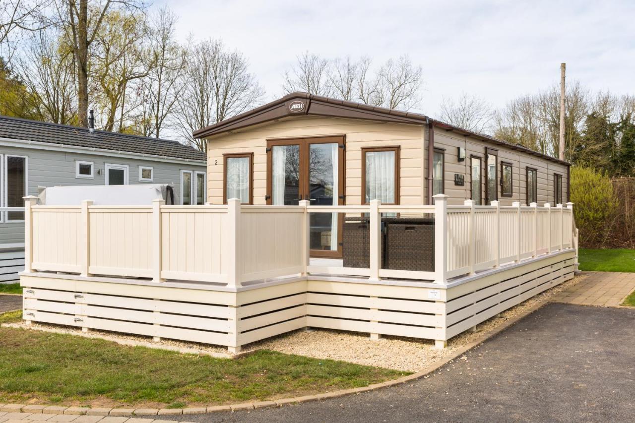 Cottontail Lodge - Hot Tub - Pet Friendly South Cerney Exteriér fotografie