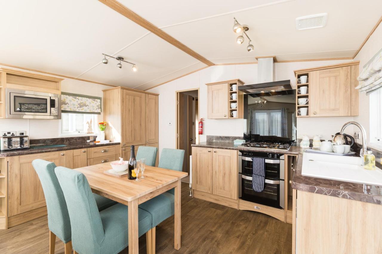 Cottontail Lodge - Hot Tub - Pet Friendly South Cerney Exteriér fotografie