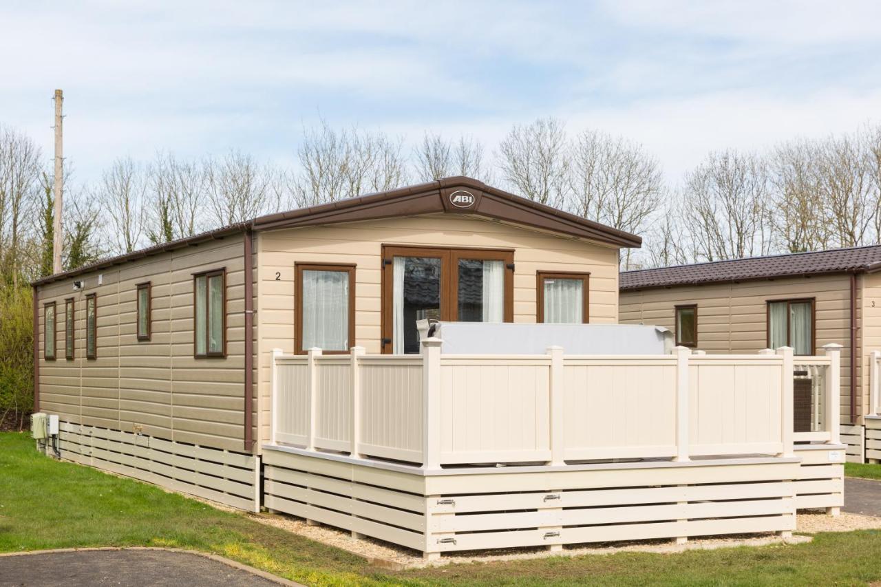 Cottontail Lodge - Hot Tub - Pet Friendly South Cerney Exteriér fotografie