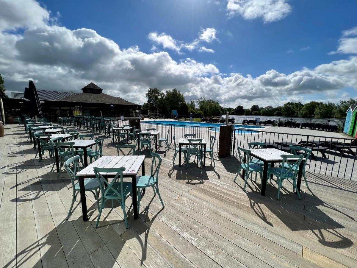 Cottontail Lodge - Hot Tub - Pet Friendly South Cerney Exteriér fotografie